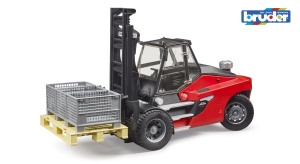 Linde HT160 Fork Lift with pallet and 3 pallet cages